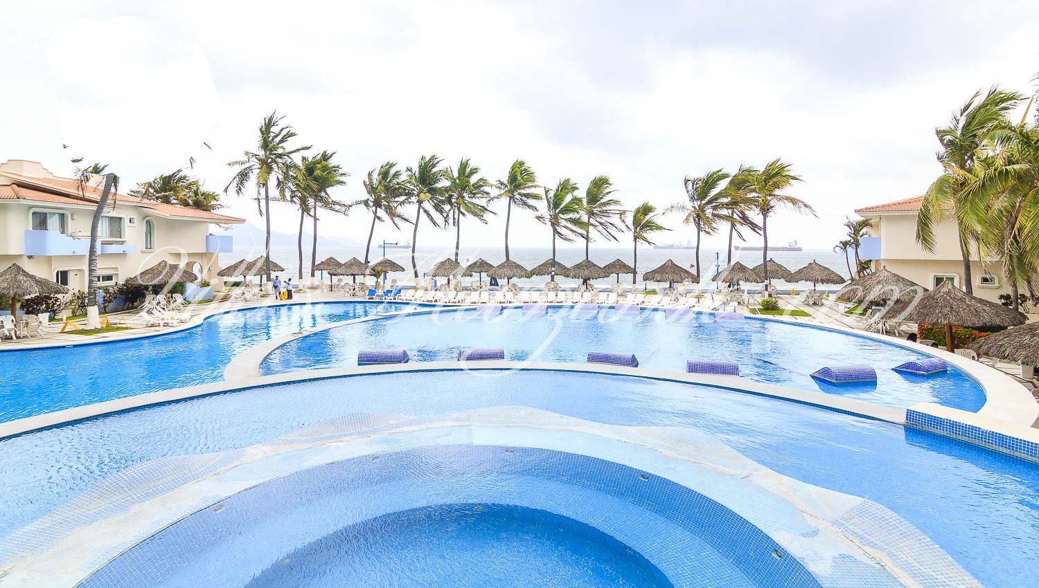 Se Renta for Rent Vacation Rental Manzanillo Mexico Pacifico Azul Elegance Blue Gran Pacifico Departamento Reyes del Mar-3