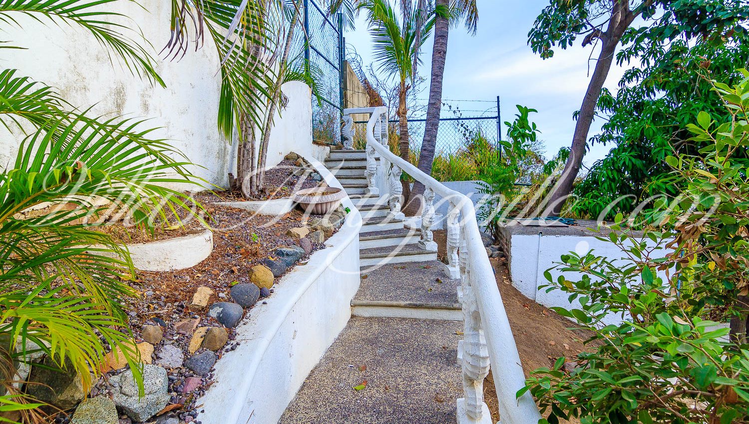 Se Renta for Rent Vacation Rental Manzanillo Santiago Beach Hills Villa (47 of 60)